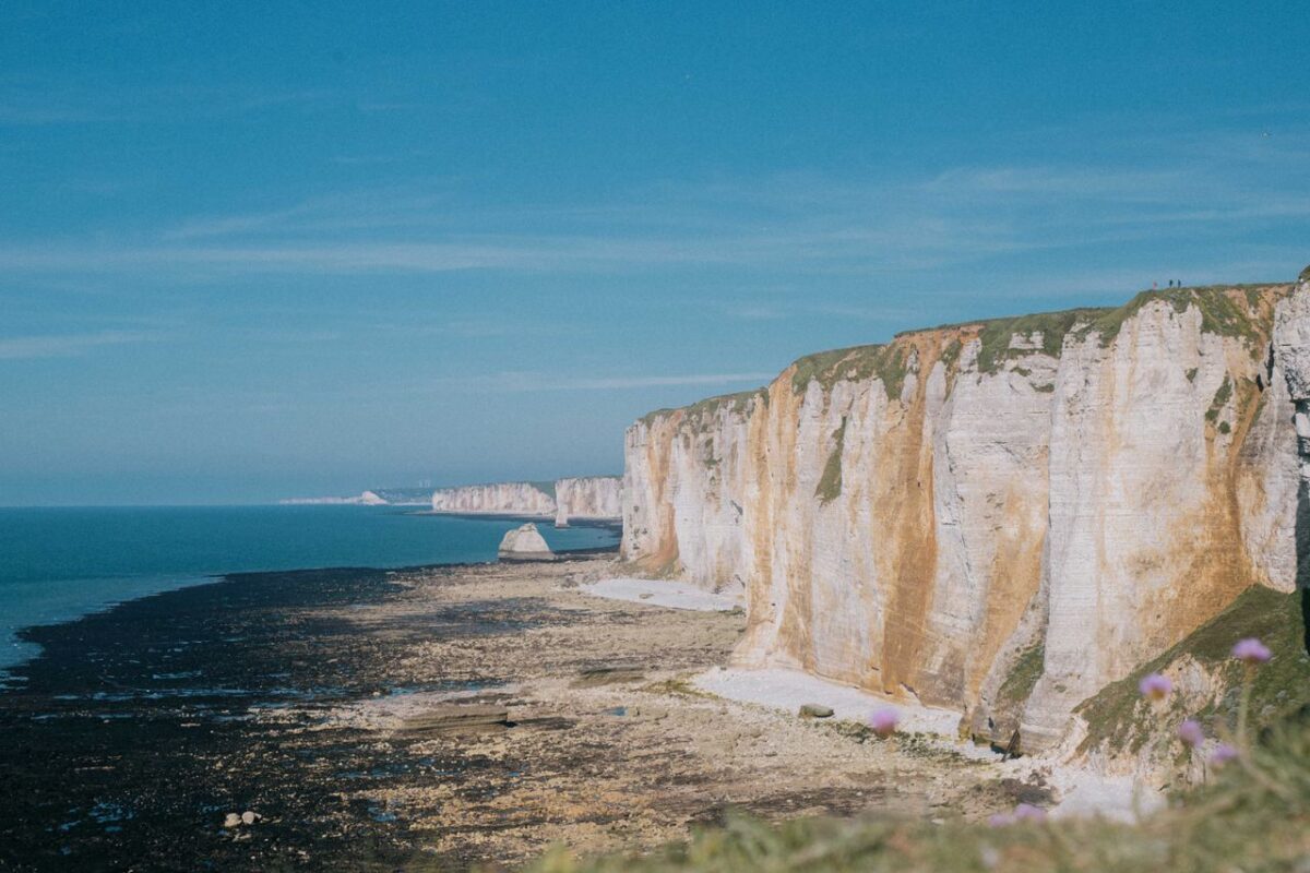 Falaises d'Étretat en Normandie, terrain des trails côtiers normands