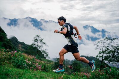 UTMB 2026 : Ben Dhiman vainqueur en 18 h 16 min 29 s, Blandine L’Hirondel gagne chez les femmes